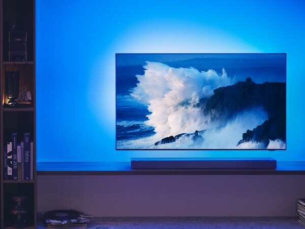 Philips Ambilight-TV og lydplanke synkronisert