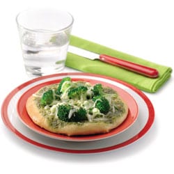 Minipizza med basilikum og brokkoli